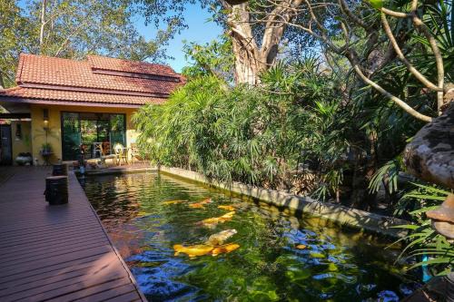 Saraphi Casa | Rustic Tropical Residence
