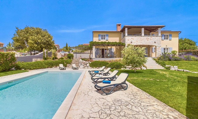 Heraki Villa | Villa Azzurra by Villas Guide