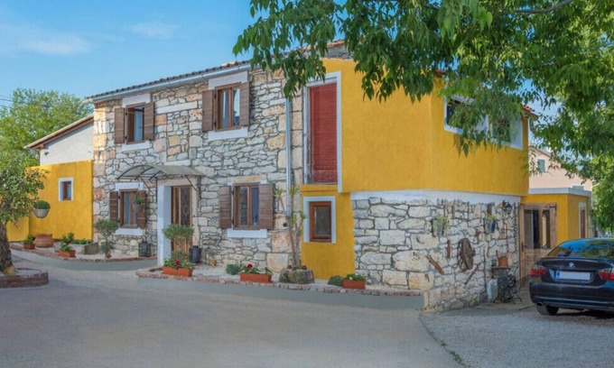 Nova Vas Villa | Villa Casa Dvi Mandule by Villas Guide