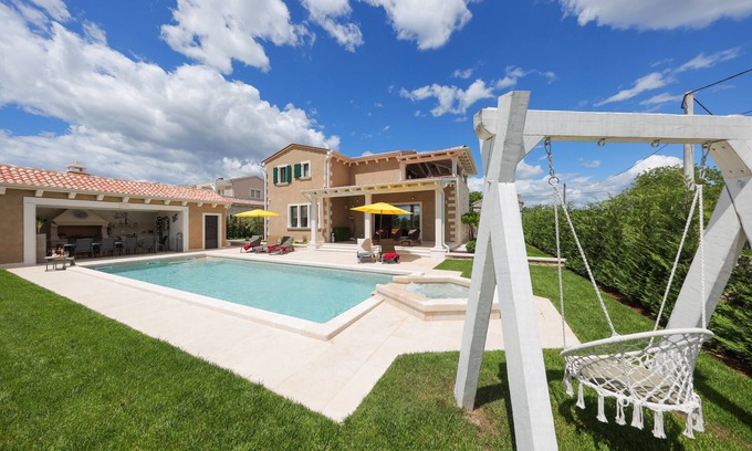 Kringa Villa | Villa Jakob by Villas Guide