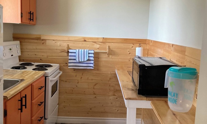 Port Blandford Cabina | Rustic Wave Cottages-Cabin #5