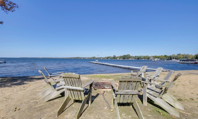Cecil Cabina | Rustic Wisconsin Cabin on Shawano Lake!
