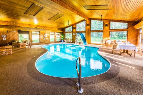 Sundre Cama Y Desayuno | Rustlers Lodge