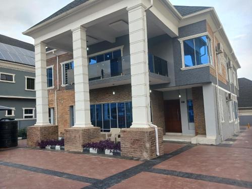 Ibadan Apartamento | Ruston Castle - 3 bedroom duplex at Carlton Gate Estate