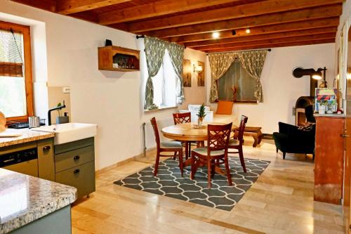 Kehidakustany Apartamento | Rusztikus Apartman & SPA -Erdőterasz Vendégház