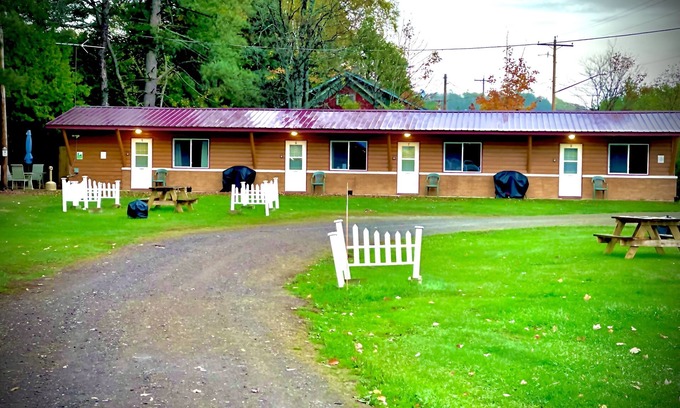 Michigamme Cabina | Ruth Lake Resort Motel Room # 6