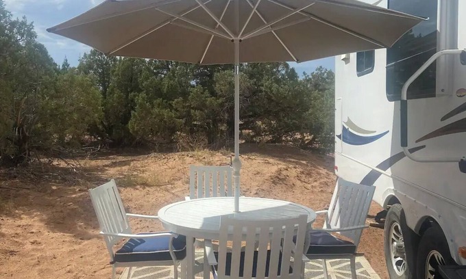 Roosevelt Casa | RV on private road in the cedarsnn
