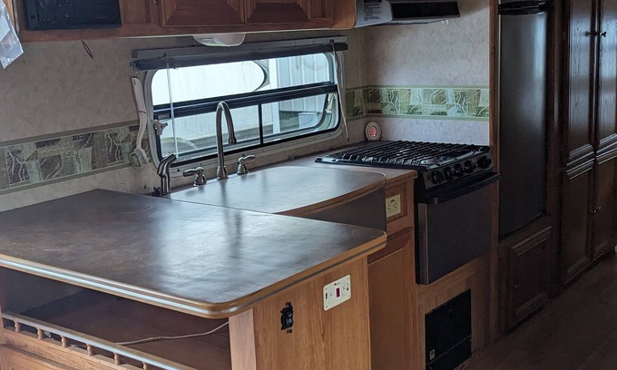 Oden Casa | RV on site with electric only.