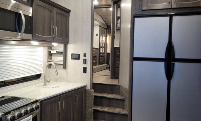 Raisin Casa | RV Private Park-Like Yard & Animal Encounters - Close to National Parks