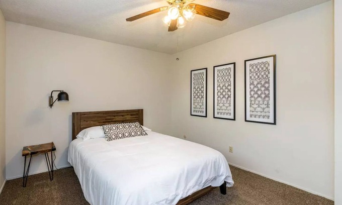 Roosevelt Casa | RV/Trailer Parking - Simple & Stylish Remodel