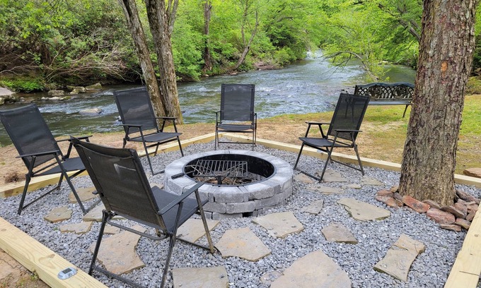 Brasstown Casa | RVs on the River perfect for family and pets