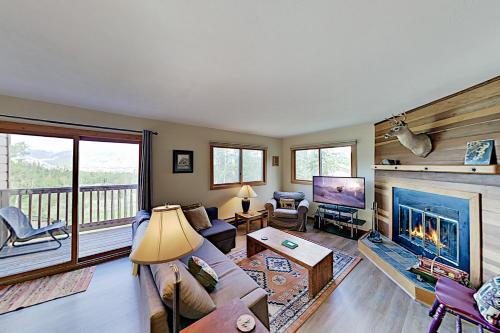 Wildernest Casa | Ryan Culch Condo 6701