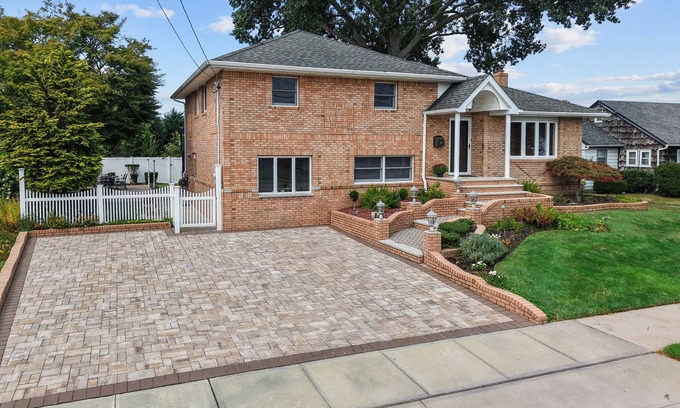 Plainedge Casa | Ryder Cup 5 mins away! 3 bed 3 bath house w. hot tub in Bethpage
