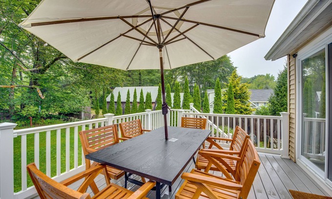Rye Casa | Rye Coastal Retreat w/ Deck & Outdoor Dining