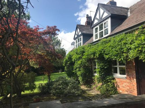 Wilmslow Casa | Rylands Farm Guest House