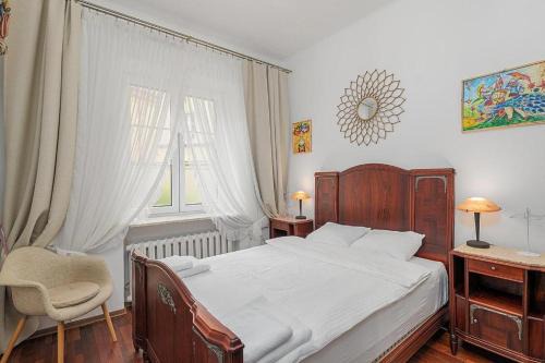 gmina Parzeczew Apartamento | Rynek Nowego Miasta 27 by NYX Apart