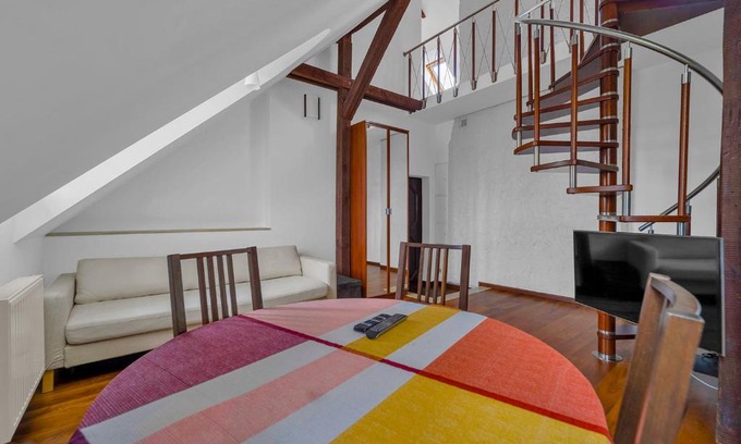 Nowe Miasto Apartamento | Rynek Nowego Miasta Two-Level Apartment by BookingHost