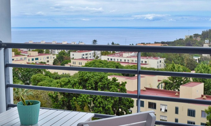 Sao Martinho Apartamento | São Martinho, a Home in Madeira