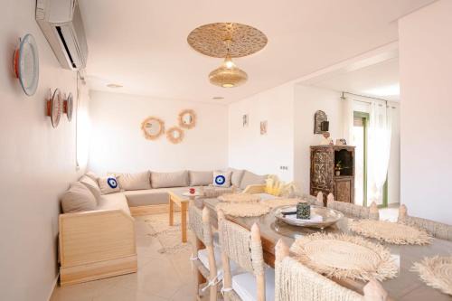 Menara Apartamento | Séjour confort jacuzzi et terrasse à Targa