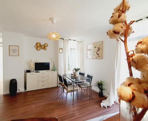 Ris Orangis Apartamento | Séjour cosy près de Paris T3 cuisine ouverte et bar