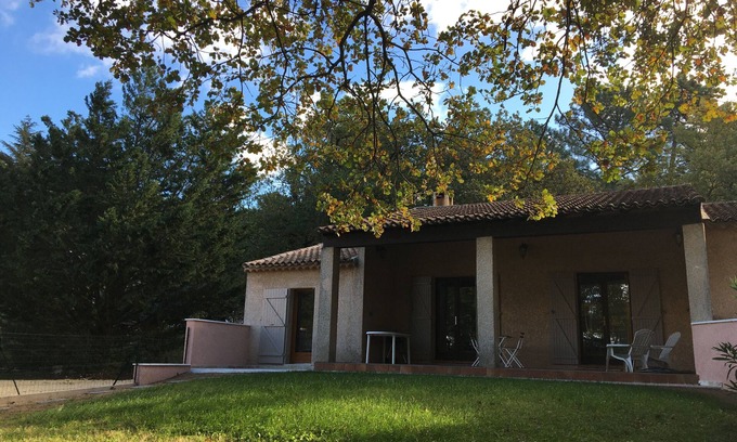 Mondragon Casa | Séjour Provençale au Coeur de la Pinède au Gîte L'oustal