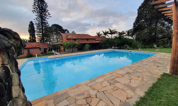 Alambari Casa | Sítio Gramado Sarapuí, lazer, conforto e diversão