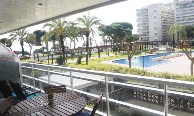 Blanes Apartamento | S'abanell central park ii. vistas a la piscina.