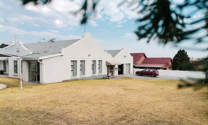 Greater Johannesburg Metropolitan Area Casa | S.K.E Guest House