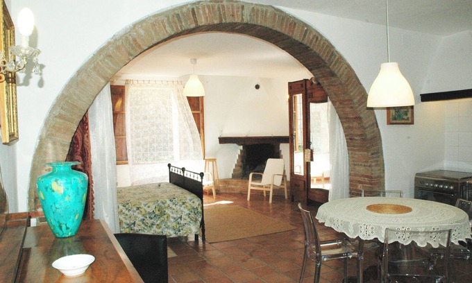 Abbadia a Isola Apartamento | S.M.L'ARCO a dip in the green, in the heart of Tuscany