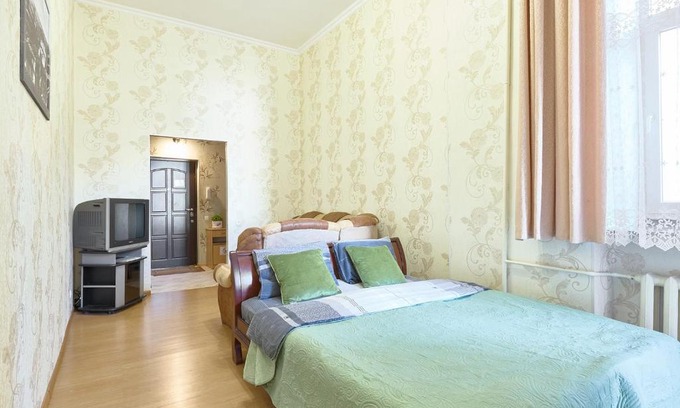 Besarabka Apartamento | S12-58 MODERN APARTHOTEL WITH TWO 2BEDROOMS IN CENTRAL KIEV - BESSARABSKA SQUERE - GULLIVER MALL - OLYMPIC STADIUM - PALACE OF SPORTS - Saksahanskoho St, 12Б