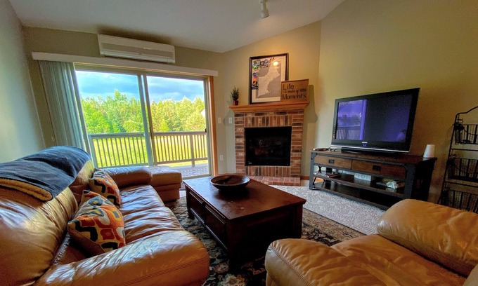 Bretton Woods Apartamento | S38 Great location for your White Mtns getaway, close to Cog, Mt Washington Hotel, 1 min to skiing!