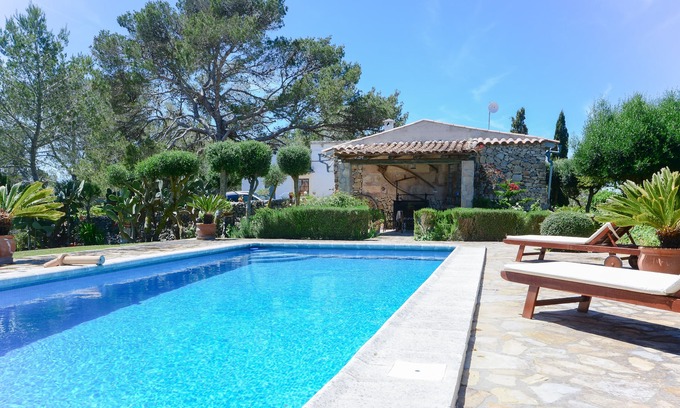 Sant Joan Villa | SA BASTIDA - Villa con piscina privada en Sant Joan. WiFi Gratis