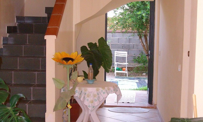 Piscinas Cama Y Desayuno | Sa Domu Sarda - Apartamento con vistas al jardín
