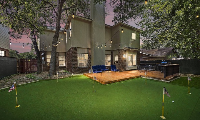 North San Antonio - SAT Casa | SA Golf Home Nr Six Flags | Wi-Fi | BBQ | Games