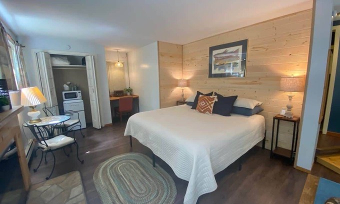 Forks Apartamento | Sacagawea Lodge Room near Olympic National Park