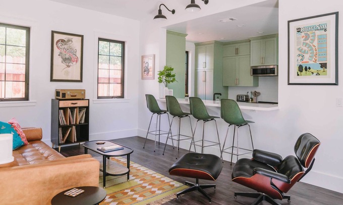 East Sacramento Casa | Sacramento Guest House w/ Patio ~ 5 Mi to Downtown