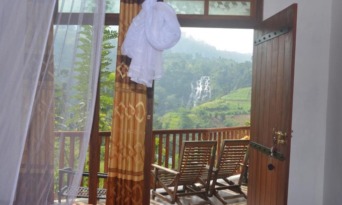 Ella Cama Y Desayuno | Saddle Cottage