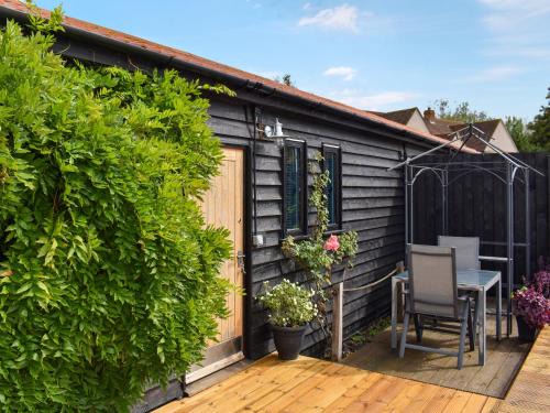 Sudbury Casa | Saddlers - Uk50519