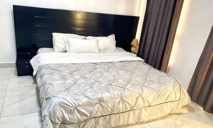 Entebbe Apartamento | Safari Lake View Suits