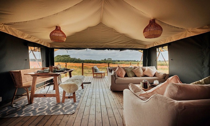 Little Walsingham Chalet De Esquí | Tienda Safari en Stiffkey Valley con fogata