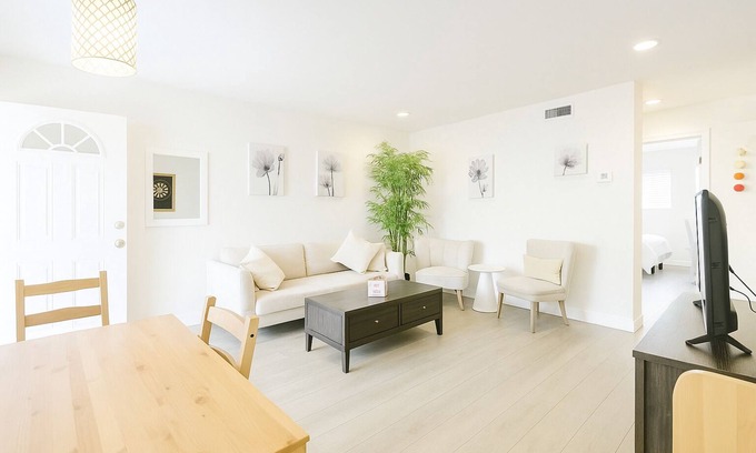 Sunnyvale West Apartamento | Safe 2BR Apt w/ AC/Washer/Dryer/EV on 1F-Sunnyvale