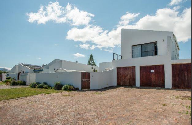 Marina da Gama Casa | Safe, Accessible Venue Near Muizenberg for Accommodation and Events