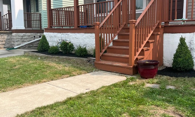 North Buffalo Apartamento | Safe and secure 3 bedroom 1 bathroom premium loft, and location. With driveway