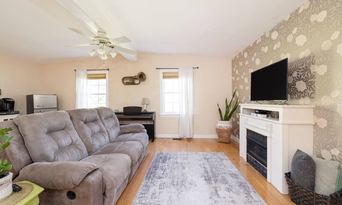 Goodlettsville Casa | ¡Buena ubicación! Hermoso barrio ~ A Little Bit City, A Little Bit Country