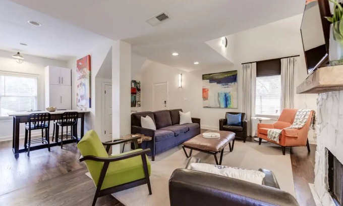 Midtown Casa | Safe, convenient Vacation Rental in Midtown - Sleeps 7 w/3 full bathrooms!