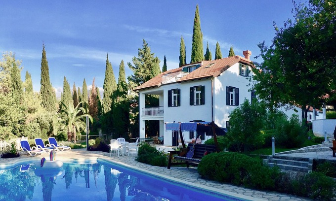 Cavtat Villa | Preciosa casa de verano de 1920 en Cavtat, balcón con vistas al mar y jardín privado con piscina