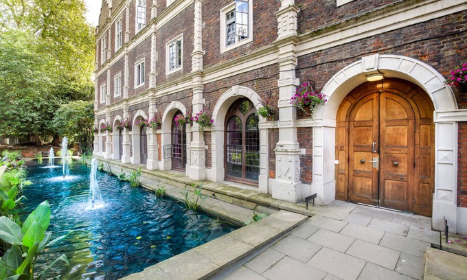 Royal Borough of Kensington and Chelsea Hotel | Safestay London Kensington Holland Park
