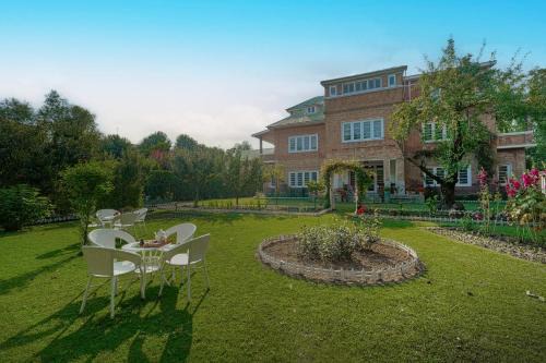 Srinagar Casa | SaffronStays Awakening Deluxe Rooms