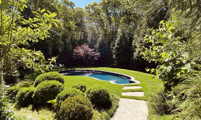 Sag Harbor Casa | Sag Harbor Sleeps 10 ……5 min drive to town.