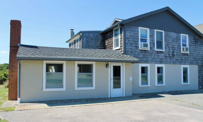 Sagamore Beach Cabaña | Sagamore Beach large group rental across from private beach!